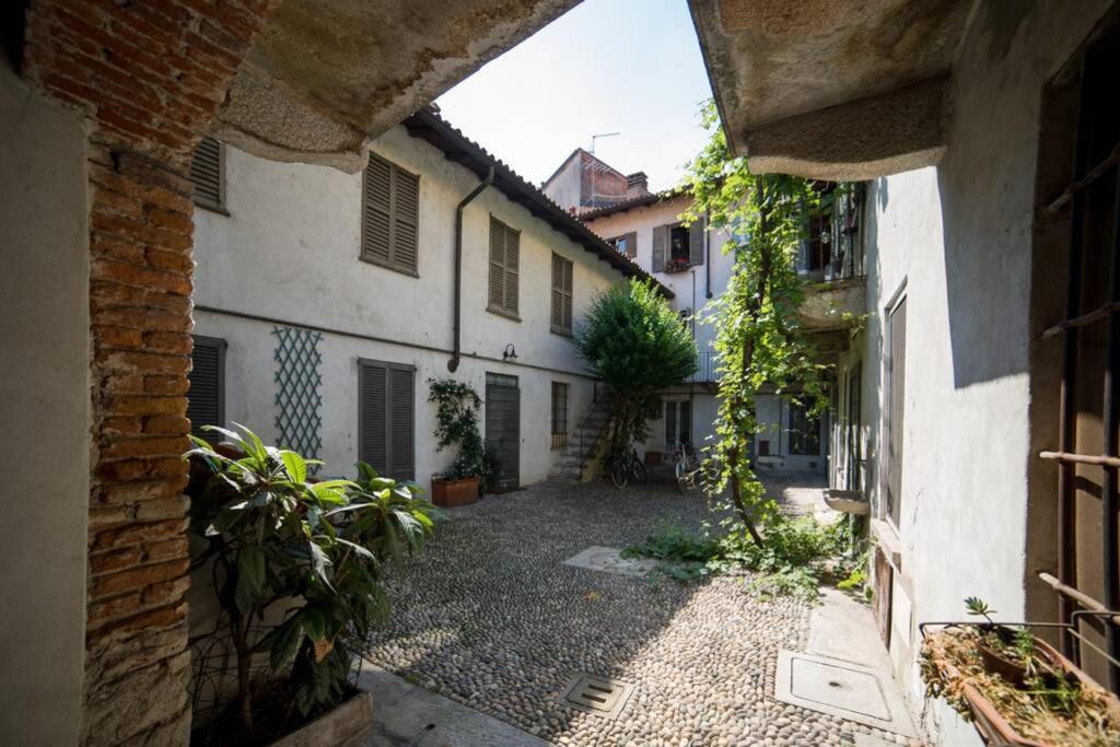 Hbhall Navigli 2 Apartment Милано Екстериор снимка