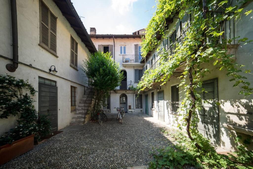 Hbhall Navigli 2 Apartment Милано Екстериор снимка